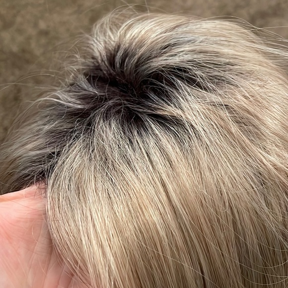 NWT 14” butter beige light layers shoulder length straight blonde wig dark roots - Picture 4 of 16